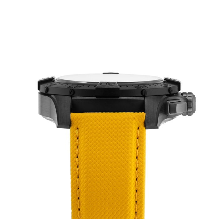 Breitling Avenger B01 Chronograph 44mm Night Mission Montre Homme Cuir Jaune SB0147101I1X1 – Image 5