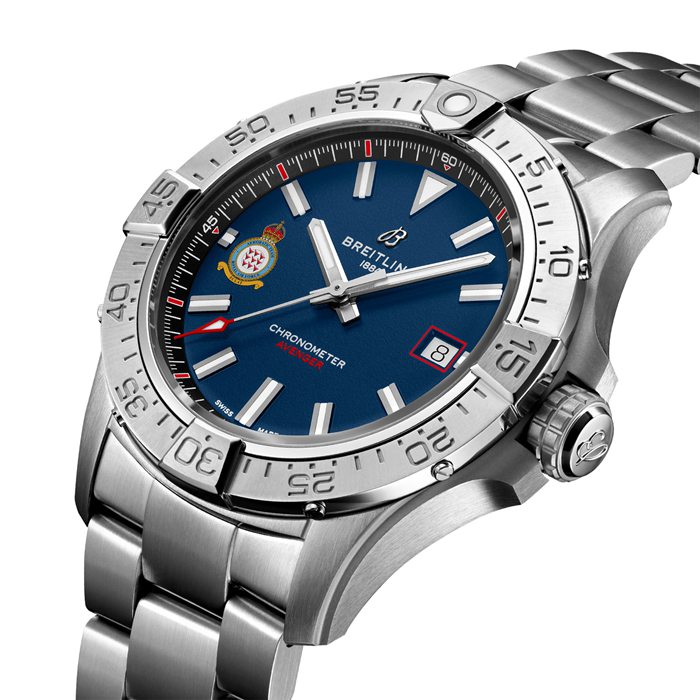 Breitling Avenger Red Arrows 60th Anniversary Edition 42mm Montre Homme Bleu A173281A1C1A1 – Image 3