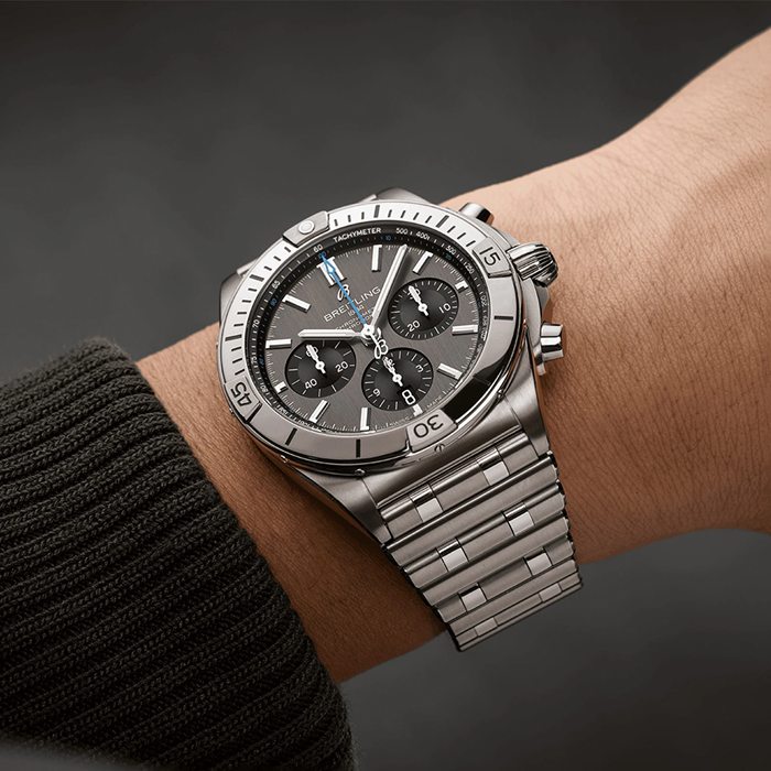 Breitling Chronomat B01 42mm Montre Homme Gris Titane EB0134101M1E1 – Image 5