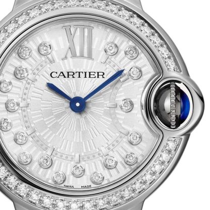 Cartier Montre Ballon Bleu de Cartier 28 mm Mouvement à quartz Boîtier en acier Couronne en acier cannelé sertie d'un spinelle synthétique en forme de cabochon W4BB0034. – Image 2