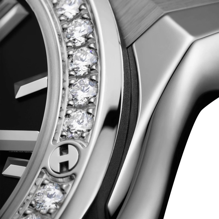 Hublot Classic Fusion Titanium Diamonds 33mm Ladies Watch Black 581.NX.1470.RX.1104 – Image 4