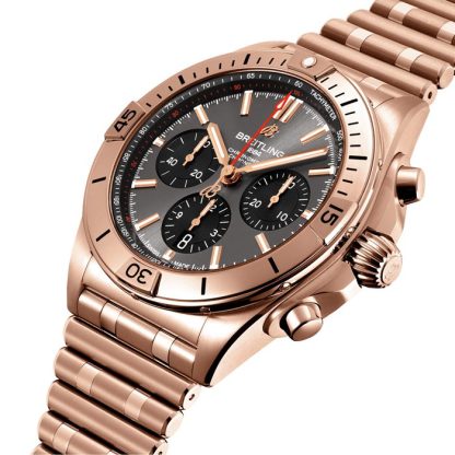 Montre Breitling Chronomat B01 42 en or rouge 18 carats RB0134101B1R1 – Image 2