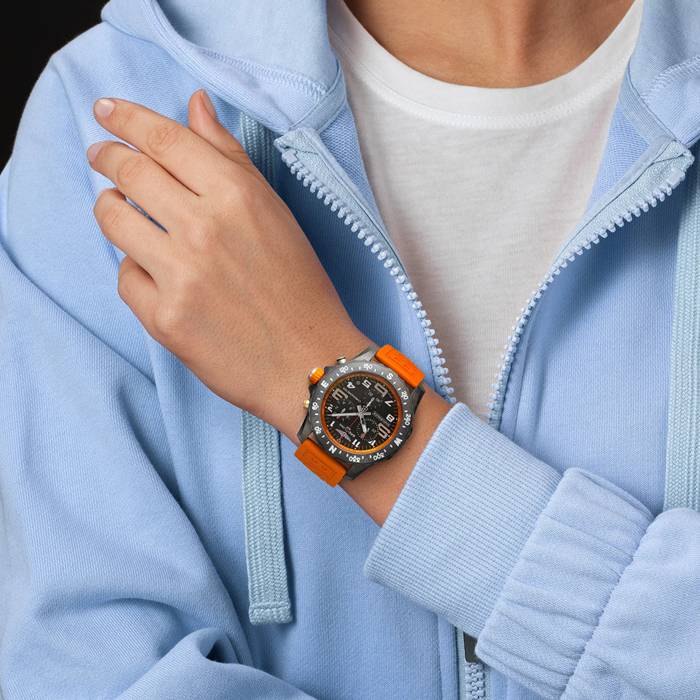Montre Breitling Endurance Pro 44mm Orange Rubber Strap X82310A51B1S1 – Image 5