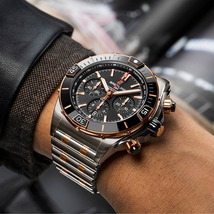 Montre Breitling Super Chronomat B01 44 en acier inoxydable et or rouge 18 carats UB0136251B1U1 – Image 5