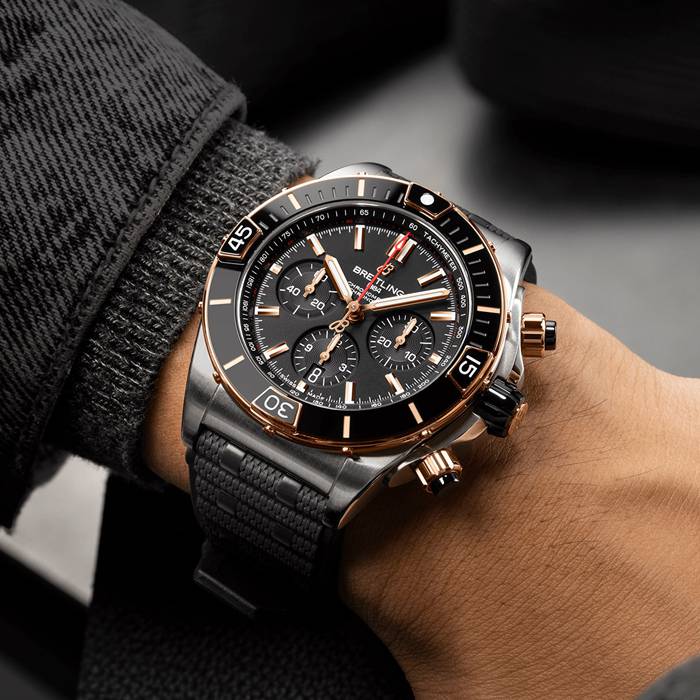 Montre Breitling Super Chronomat B01 44 en acier inoxydable et or rouge 18k UB0136251B1S1 – Image 5