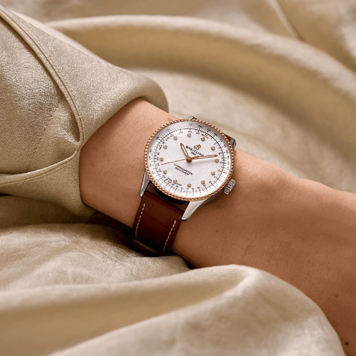 Montre Femme Breitling Navitimer 36mm Alligator Nacre Blanche U17327211A1P1 – Image 5