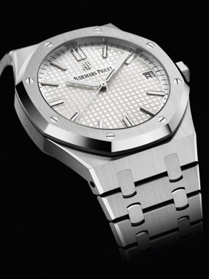 Réplique Audemars Piguet Royal Oak Selfwinding Argent 15500ST.OO.1220ST.04 – Image 2
