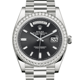 Réplique Rolex Day-Date 40 Oyster 40 mm or blanc et diamants 228349RBR