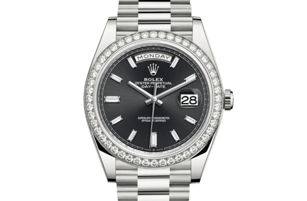 Réplique Rolex Day-Date 40 Oyster 40 mm or blanc et diamants 228349RBR